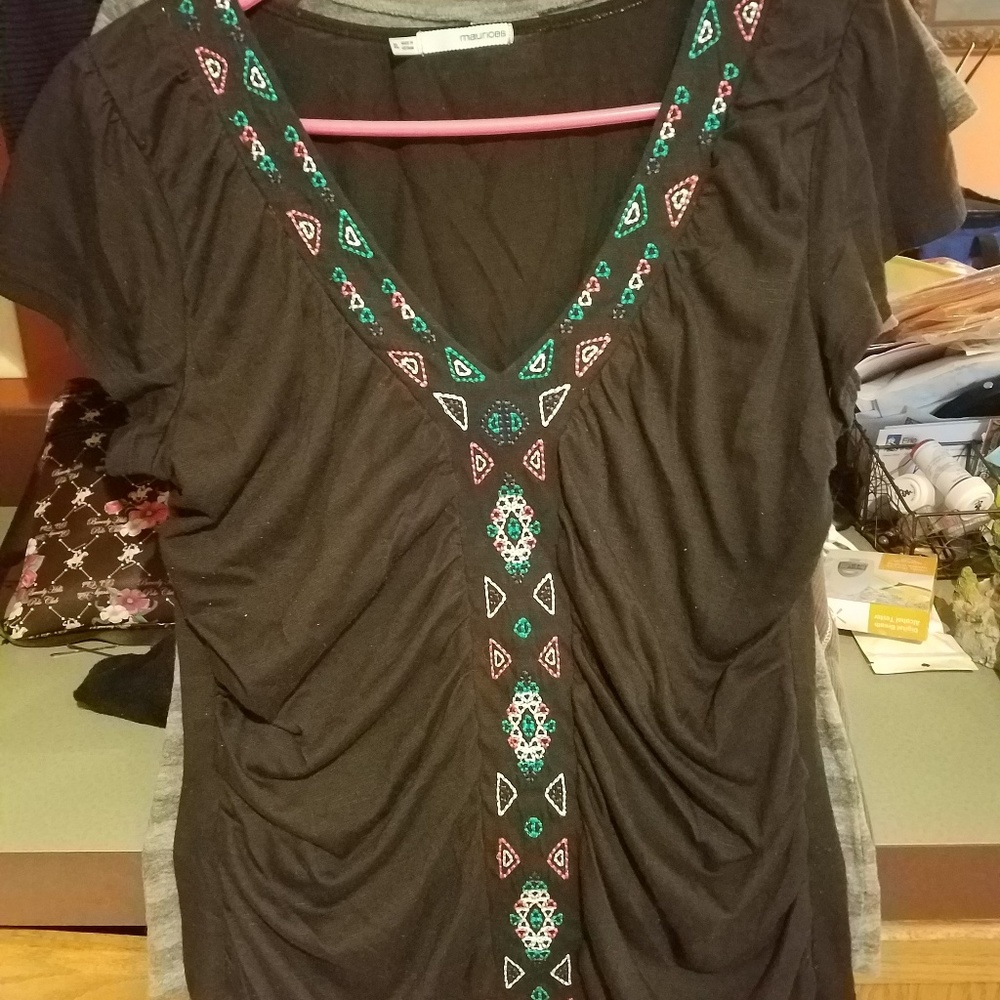 Black v-neck top XL Maurices brand